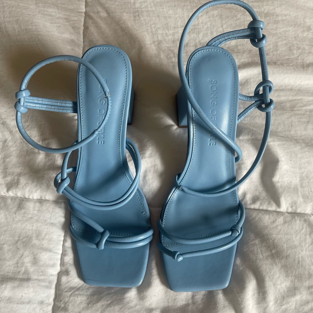 Song Of Style Noelle Heels in Blue - Picture 2 of 6